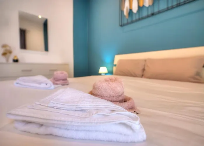 Spacious And Beautifully Furnished 3 Bedrooms/3Bathrooms Apartment With 2 Balconies Wvid1-1