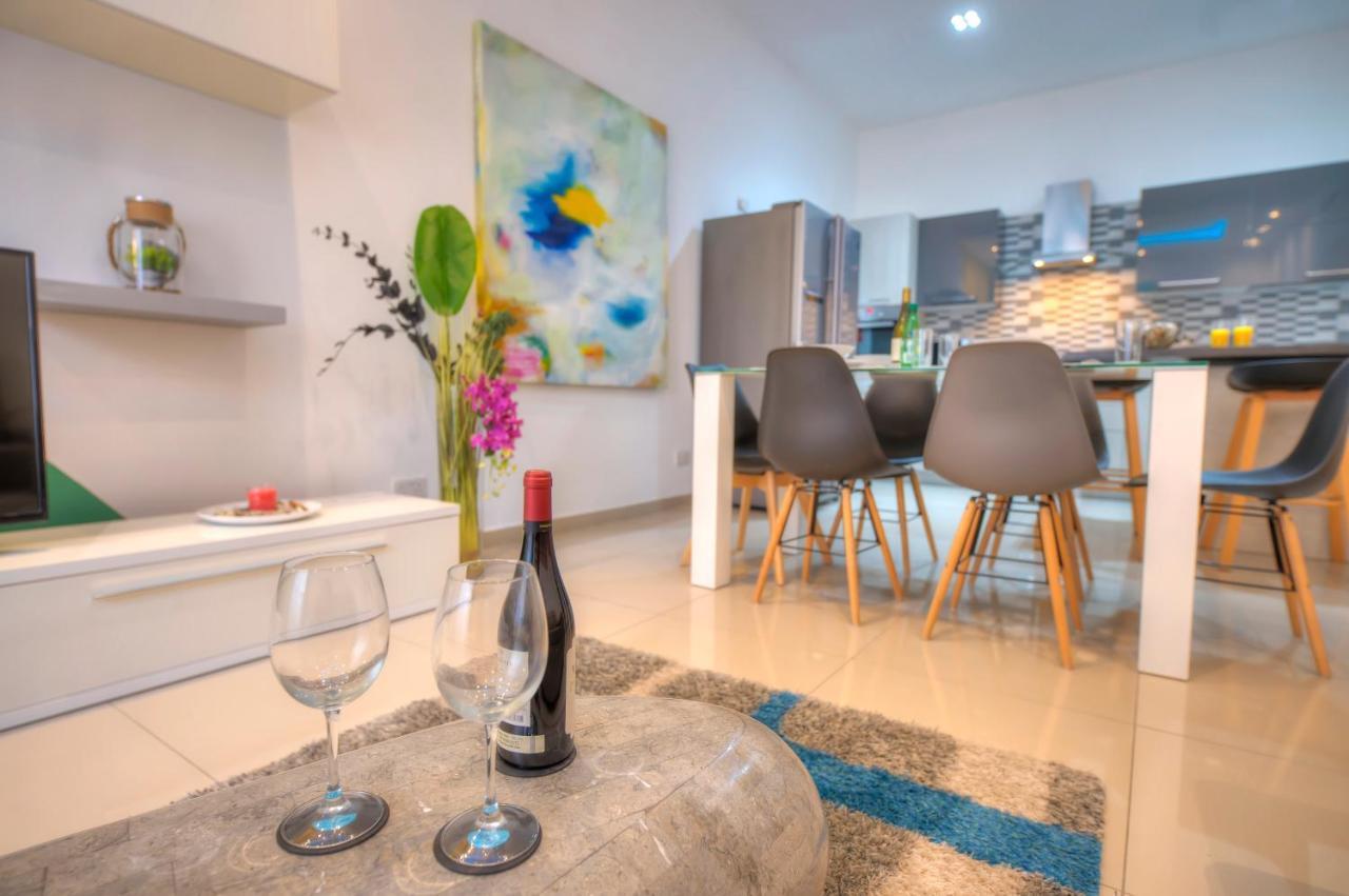 Spacious And Beautifully Furnished 3 Bedrooms/3bathrooms With 2 Balconies Wvid1-1