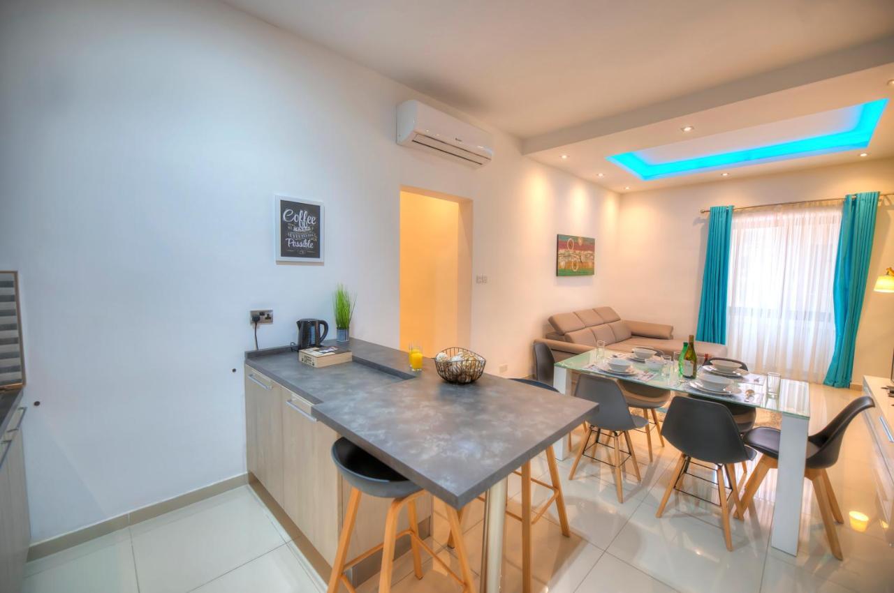 Apartment Spacious And Beautifully Furnished 3 Bedrooms/3bathrooms With 2 Balconies Wvid1-1 Gzira