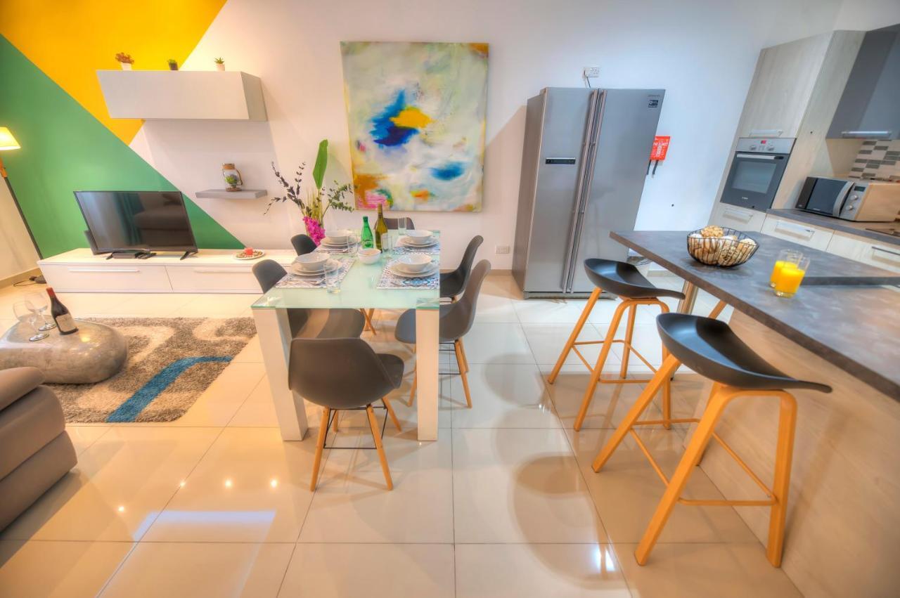 Spacious And Beautifully Furnished 3 Bedrooms/3bathrooms With 2 Balconies Wvid1-1