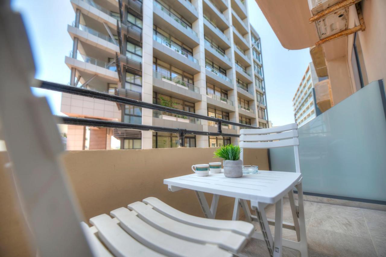 Apartment Spacious And Beautifully Furnished 3 Bedrooms/3bathrooms With 2 Balconies Wvid1-1 Gzira