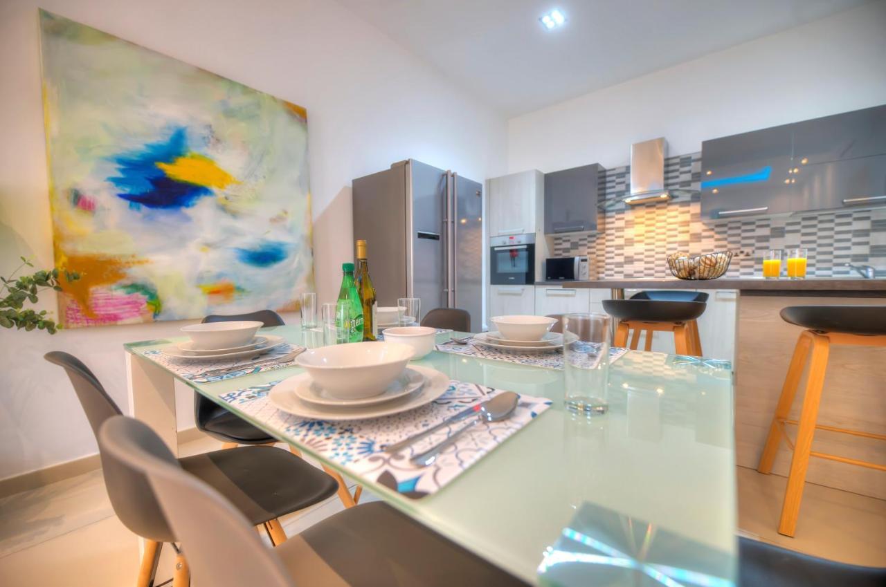 Spacious And Beautifully Furnished 3 Bedrooms/3bathrooms With 2 Balconies Wvid1-1 * Gzira
