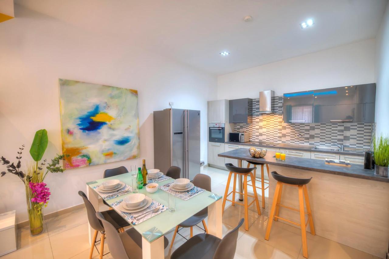 Spacious And Beautifully Furnished 3 Bedrooms/3bathrooms With 2 Balconies Wvid1-1 Gzira